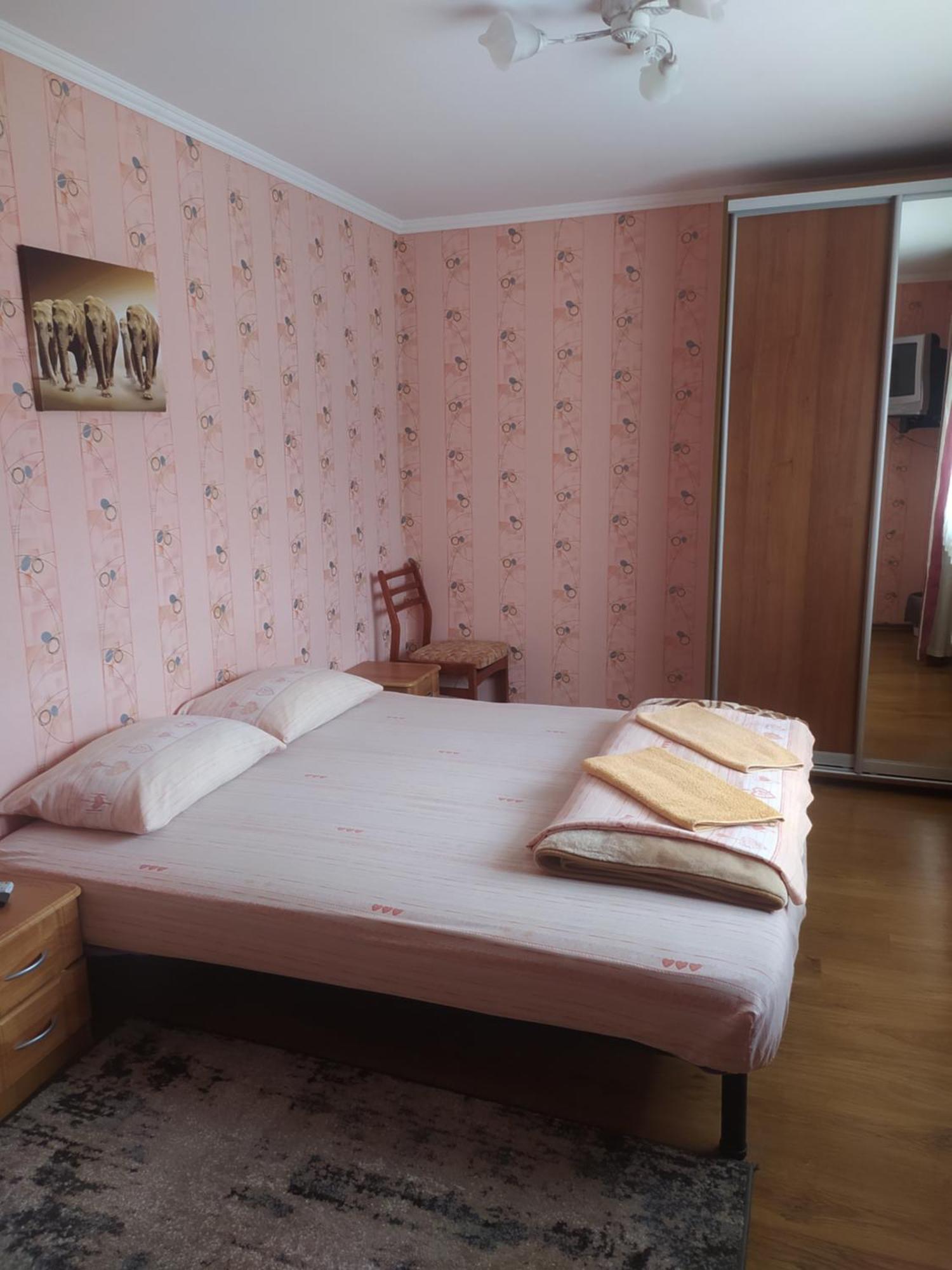 Guest House Cherepaha Kamianets-Podilskyi Exterior photo