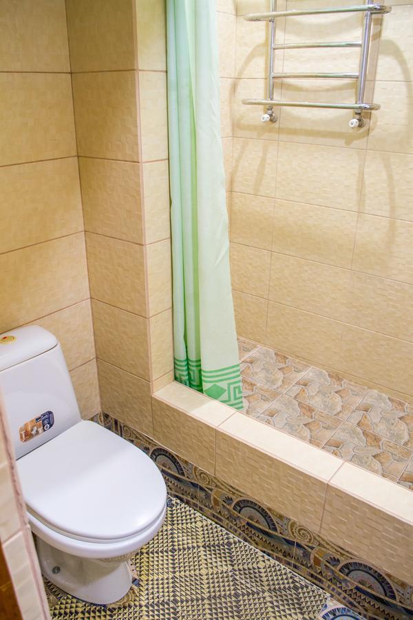 Guest House Cherepaha Kamianets-Podilskyi Exterior photo